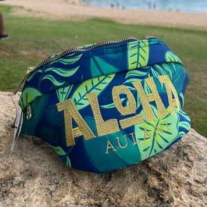 LOUNGEFLY Aulani Paradise Vibes Fanny Pack